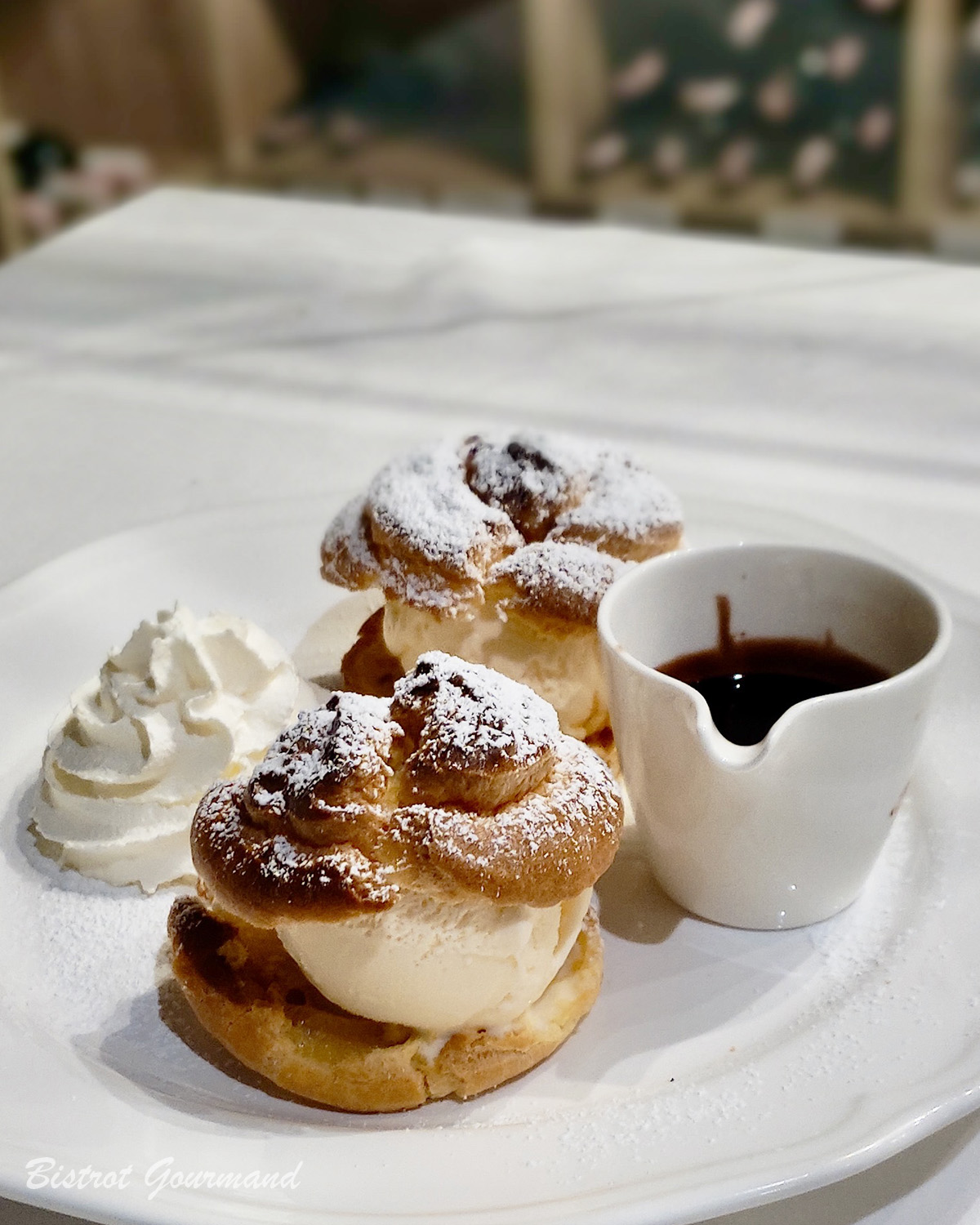 Profiteroles au chocolat