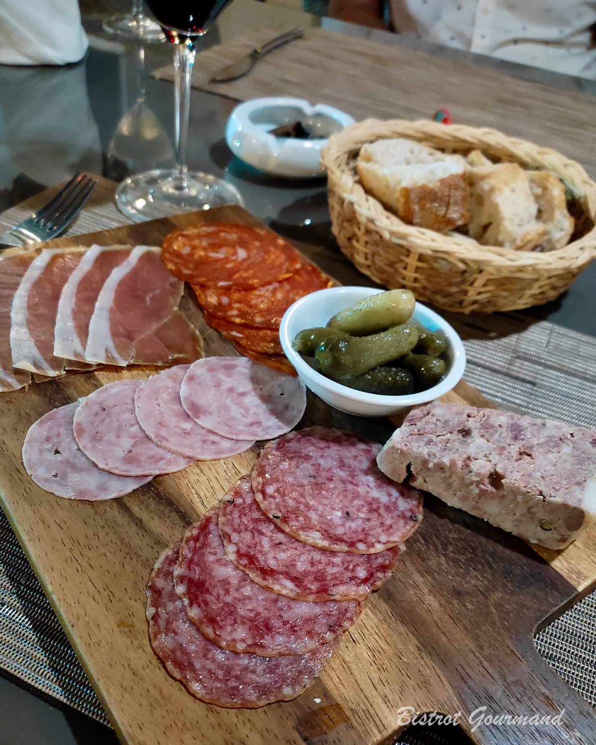Planche de charcuterie artisanale